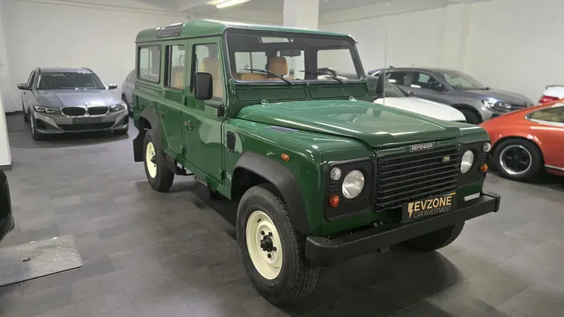 Land Rover Defender 110 2.5 TD5 - Image 01 (January 28, 2026)