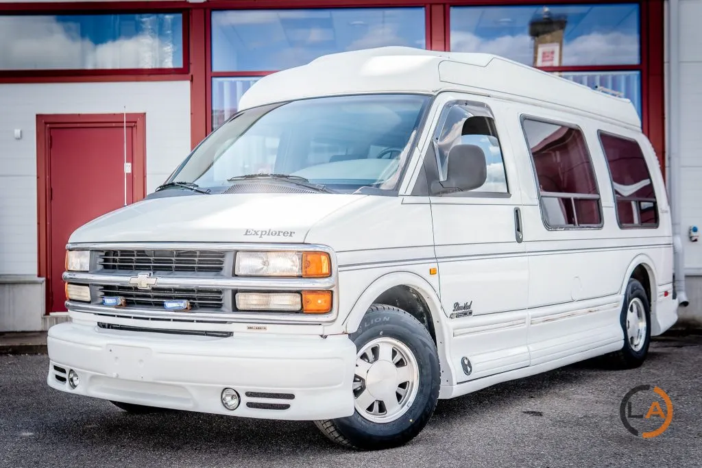 Chevrolet Express 1500 Explorer Limited - Image 01 (August 7, 2026)