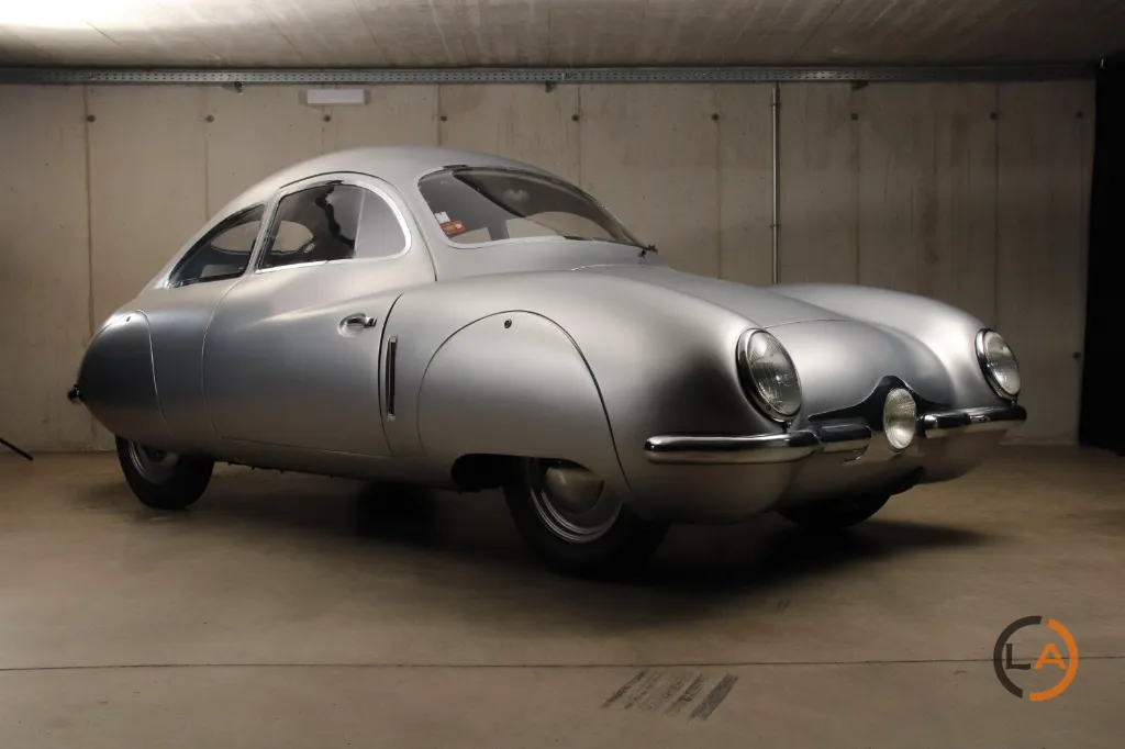 Volkswagen Volkhart V2 Sagitta Prototyp - Image 02 (August 1, 2026)