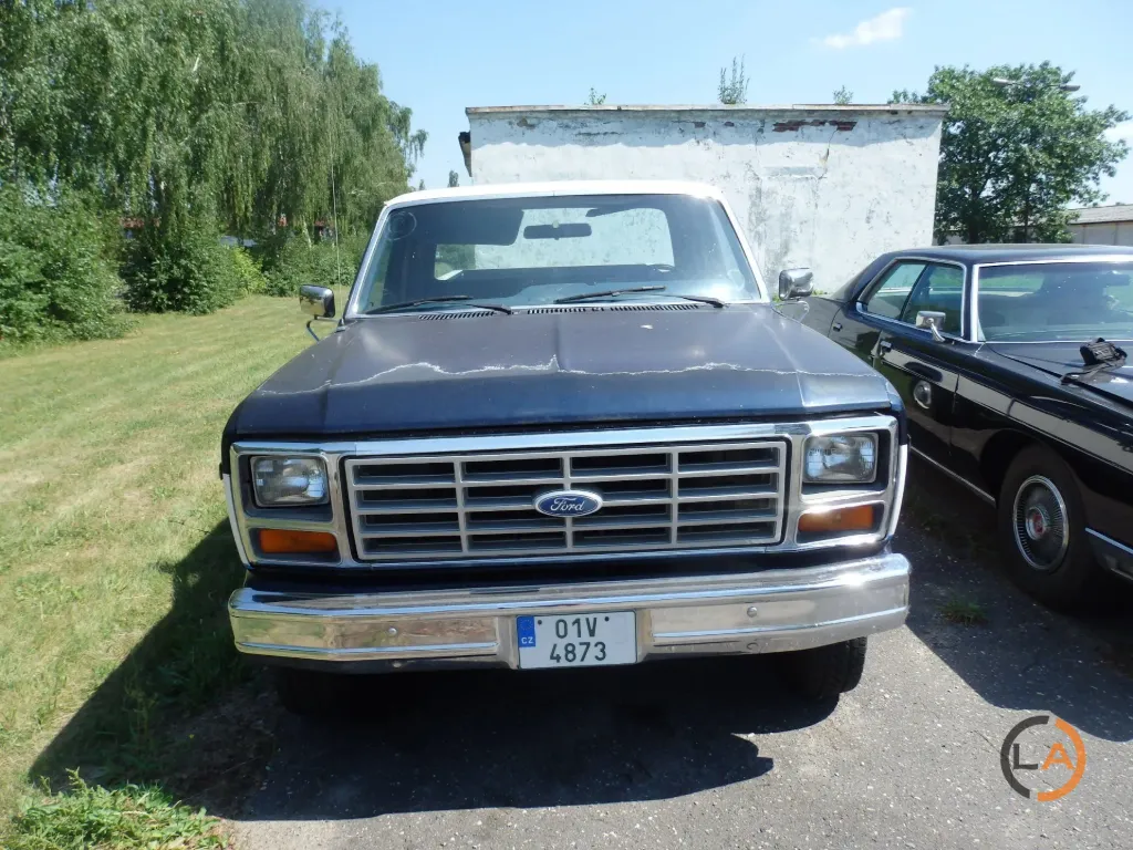 Ford F250 Pick Up - Image 01 (September 30, 2026)