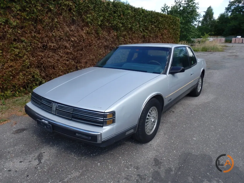 Oldsmobile Toronado - Image 02 (September 30, 2026)